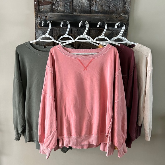 (7) Women's aerie & American Eagle Large & Extra Large Tops all for $100 - Picture 5 of 6